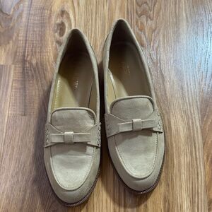J Crew Factory Sueded Bow Loafer Size 7  Light Khaki